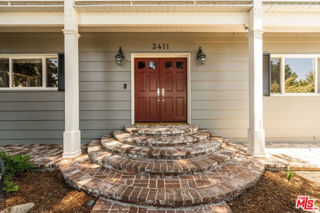 3411 Markridge Road, La Crescenta CA: https://media.crmls.org/mediaz/50542aeb-2ef0-4d13-aa26-f4d1a05404fb.jpg