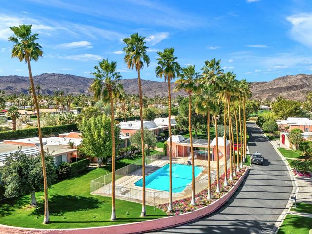 47360 Jadida Avenue, Palm Desert CA: https://media.crmls.org/mediaz/50545217-1371-4a9b-ad5b-69a19f5b624b.jpg