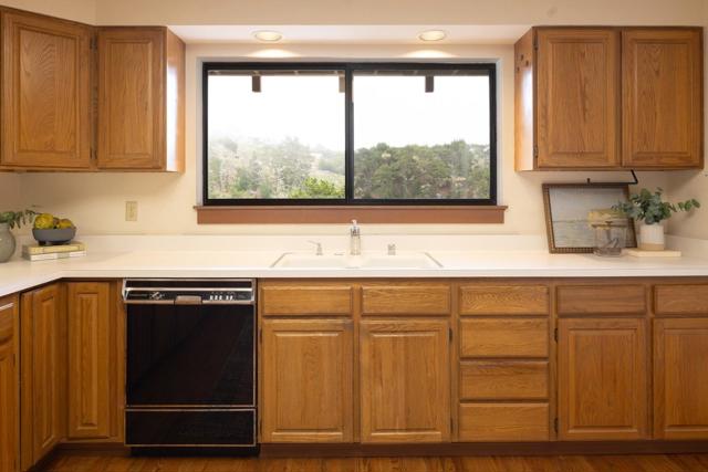 3594 Eastfield Court, Carmel CA: https://media.crmls.org/mediaz/505476a8-ea01-4f9c-84ea-22129b562b59.jpg