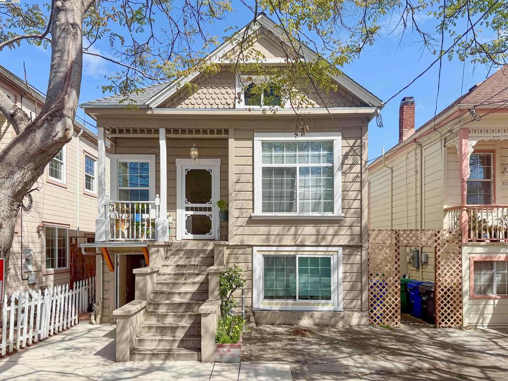 711 Haight Ave