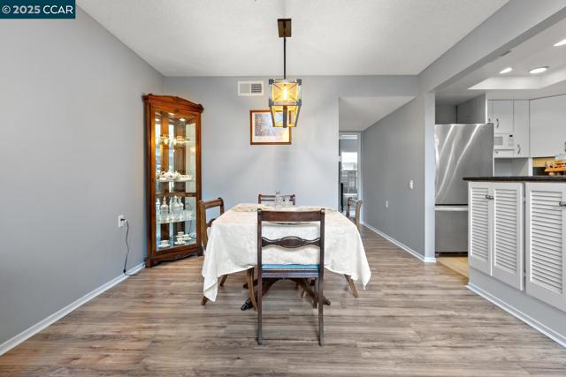 1244 Singingwood Ct., Walnut Creek CA: https://media.crmls.org/mediaz/5054b9fb-1160-44f3-89c2-5a236e4c6882.jpg