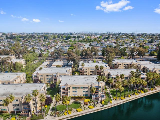 918 Beach Park Boulevard, Foster City CA: https://media.crmls.org/mediaz/505511ac-a971-4ff7-8407-16d037711009.jpg