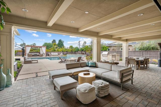 956 Urania Avenue, Encinitas CA: https://media.crmls.org/mediaz/50551fac-940e-4abf-aabe-3a840500a3d3.jpg
