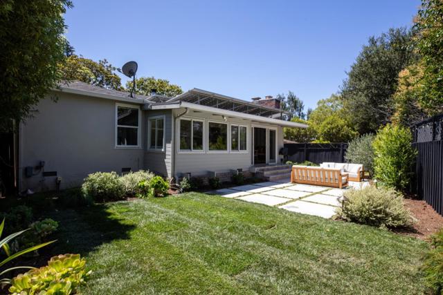 1031 Timothy Lane, Menlo Park CA: https://media.crmls.org/mediaz/5055207a-fefd-4807-9276-3657eeaf8a52.jpg