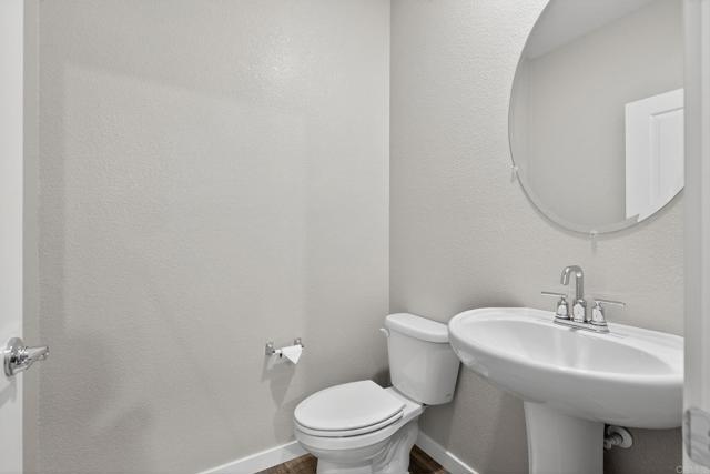 Detail Gallery Image 12 of 24 For 2561 Natomas Crossing, Sacramento,  CA 95834 - 4 Beds | 3/1 Baths