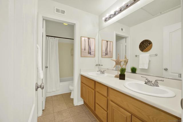7301 Seafarer Pl, Carlsbad CA: https://media.crmls.org/mediaz/50558221-b93d-48c8-b0f5-6d53b908ce4f.jpg