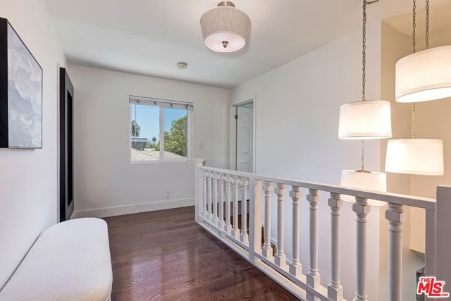 4417 Campbell Drive, Los Angeles CA: https://media.crmls.org/mediaz/50558a1d-31a0-4d07-8107-51f801762375.jpg