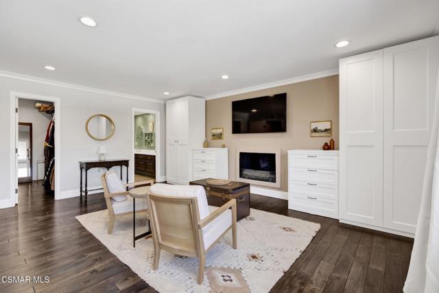 5308 Ambridge Drive, Calabasas CA: https://media.crmls.org/mediaz/5055bd33-e835-4476-ad43-413c09d9e7e9.jpg