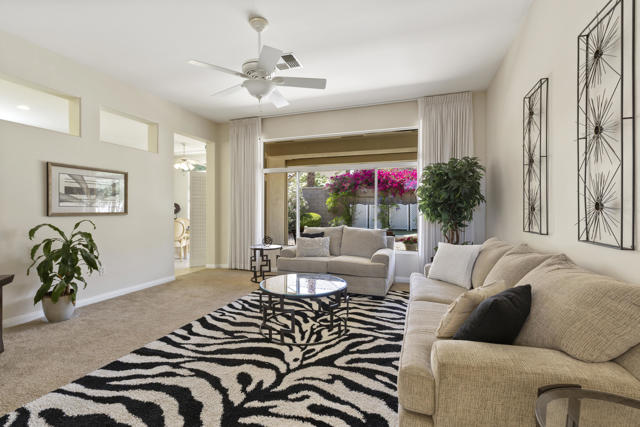 37549 Turnberry Isle Drive, Palm Desert CA: https://media.crmls.org/mediaz/5055c629-db19-4d1d-89e6-d814c6ec9ce2.jpg