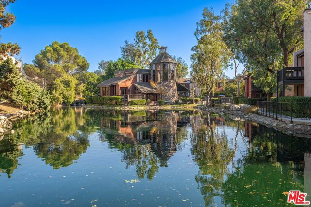 4628 Maytime Lane, Culver City CA: https://media.crmls.org/mediaz/5056fca8-7be8-4767-9ac4-1f4b3f710f43.jpg