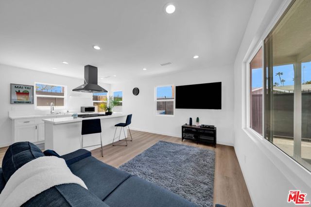 9611 S Vermont Avenue, Los Angeles CA: https://media.crmls.org/mediaz/5057471a-9432-4246-ab10-8968547965ff.jpg