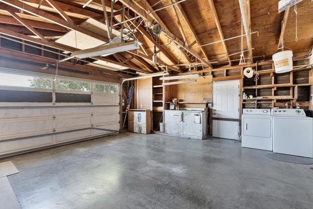 582 E Alvin Drive, Salinas CA: https://media.crmls.org/mediaz/505760bd-5437-4e5d-a2ae-4272a511cfe9.jpg