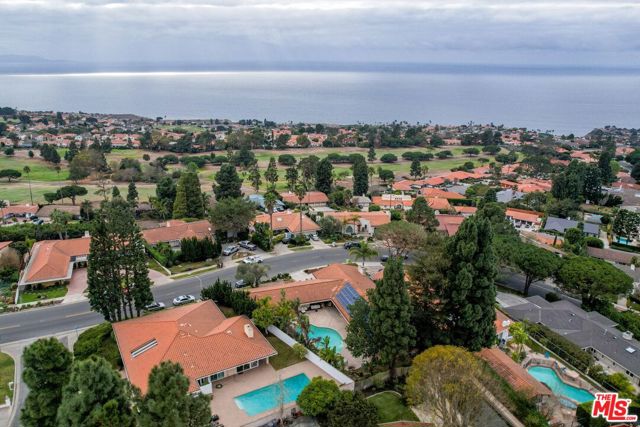 6847 Crest Road, Rancho Palos Verdes, California 90275, 4 Bedrooms Bedrooms, ,3 BathroomsBathrooms,Residential,Sold,Crest,25498791
