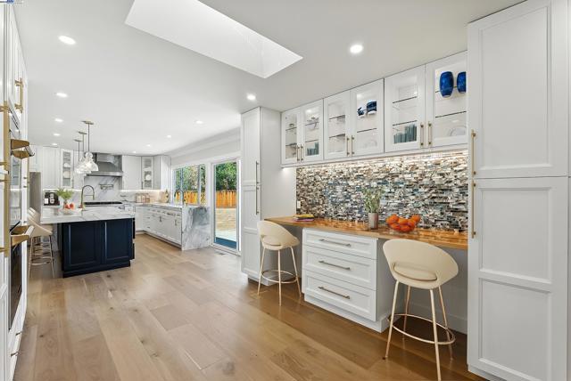 5701 Lewis Way, Concord CA: https://media.crmls.org/mediaz/505821db-a912-4763-8f23-c21fb3be313e.jpg