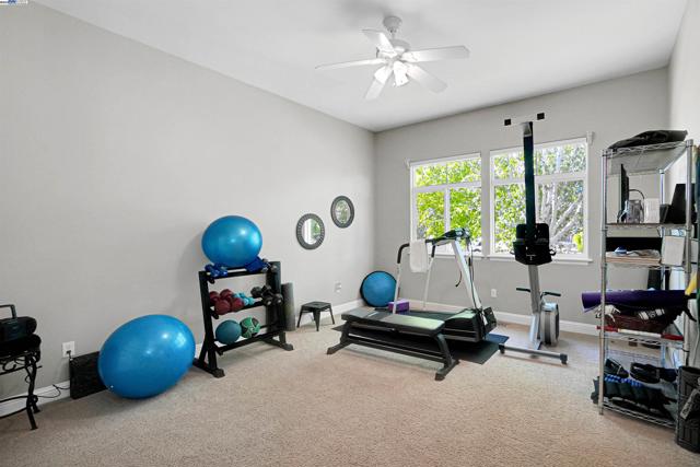 964 Piemonte Dr, Pleasanton CA: https://media.crmls.org/mediaz/505918a7-018d-48cf-96b5-5fab25559d8b.jpg
