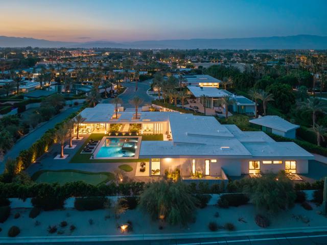7 Makena Lane, Rancho Mirage CA: https://media.crmls.org/mediaz/505980de-9948-467a-9d36-5f94c3143327.jpg