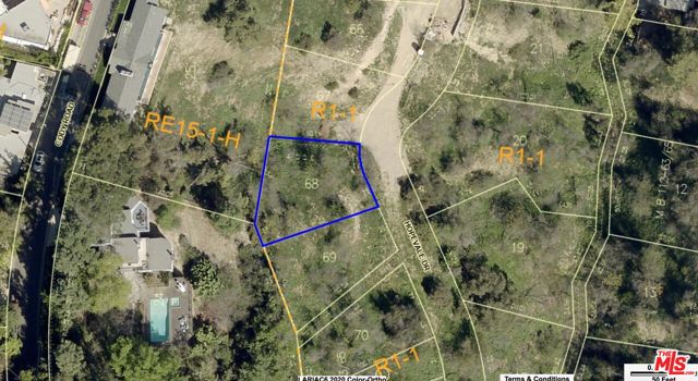 3905 N Hopevale Drive, Sherman Oaks CA: https://media.crmls.org/mediaz/50599e20-9dc8-4800-a902-83faeb9cf748.jpg