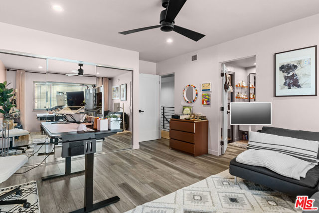 4360 Glencoe Avenue, Marina del Rey CA: https://media.crmls.org/mediaz/5059b370-8ae9-4b9c-866c-3394921d4a2f.jpg