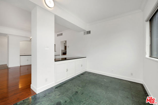 10787 Wilshire Boulevard, Los Angeles CA: https://media.crmls.org/mediaz/505ad3e2-82ad-4068-ba34-dae335d07460.jpg