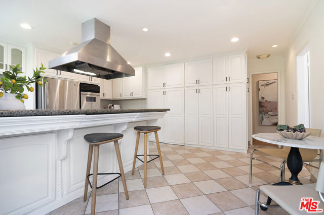 110 S Fuller Avenue, Los Angeles CA: https://media.crmls.org/mediaz/505b6546-a729-4095-9ca7-c1ad13d7a473.jpg