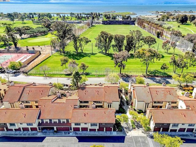 2513 Galleon Place, San Leandro CA: https://media.crmls.org/mediaz/505b7829-2f3b-453c-bee4-a307c3c546b5.jpg