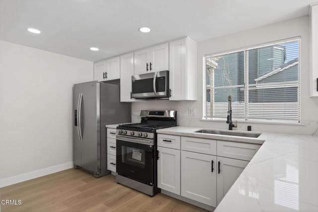 Detail Gallery Image 9 of 25 For 1948 Rory Ln #5,  Simi Valley,  CA 93063 - 2 Beds | 2/1 Baths