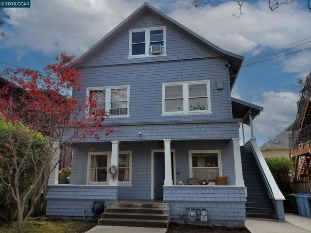 2006 Parker St, Berkeley CA: https://media.crmls.org/mediaz/505c29a4-9478-4c60-9290-78fecfcee3d0.jpg