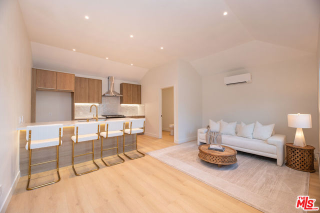 5325 S Victoria Avenue, Los Angeles CA: https://media.crmls.org/mediaz/505c2c03-5fd7-4211-afbe-f0597e7cee1f.jpg