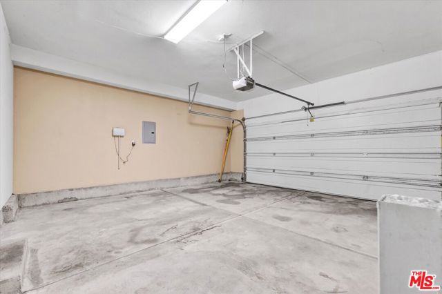 2279 Santa Ana Boulevard, Los Angeles CA: https://media.crmls.org/mediaz/505c2ef2-a915-490a-8426-8d7b4baafb2c.jpg