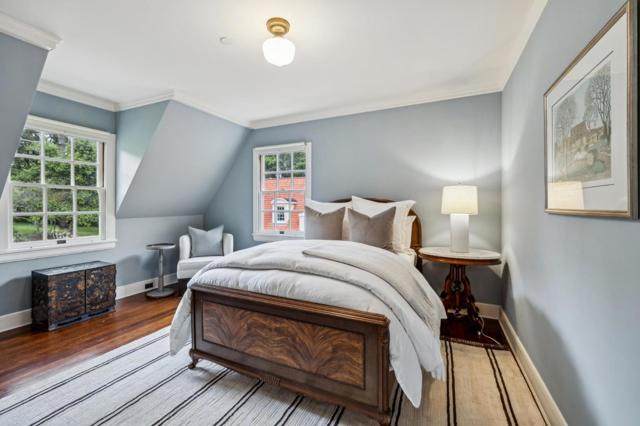 100 Canada Road, Woodside CA: https://media.crmls.org/mediaz/505c384c-6add-45e7-abe0-8614b77c1d37.jpg