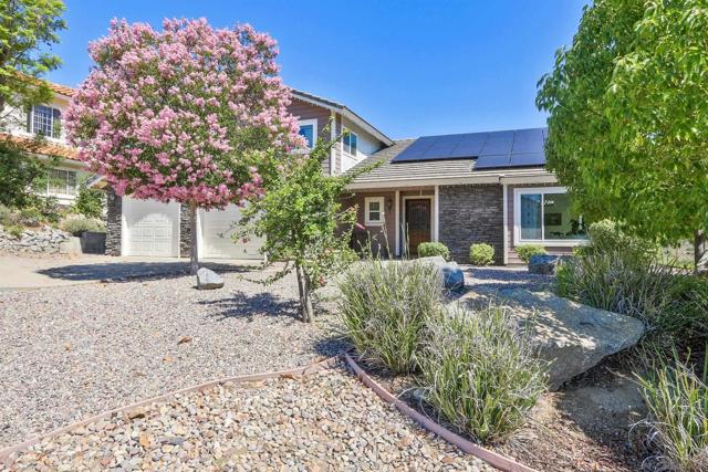 15549 Vista Vicente Dr, Ramona CA: https://media.crmls.org/mediaz/505cb72d-7578-4b16-9164-9296fa721113.jpg