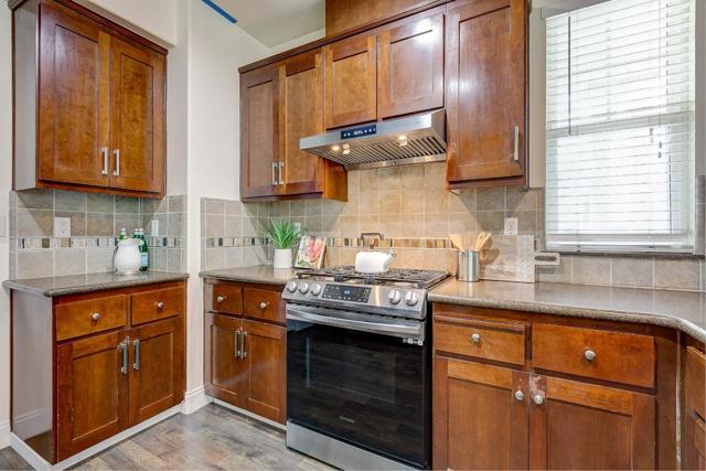 582 Cottage Park Drive, Hayward CA: https://media.crmls.org/mediaz/505d37a8-46ae-4bee-9ca0-994a9c82adf7.jpg