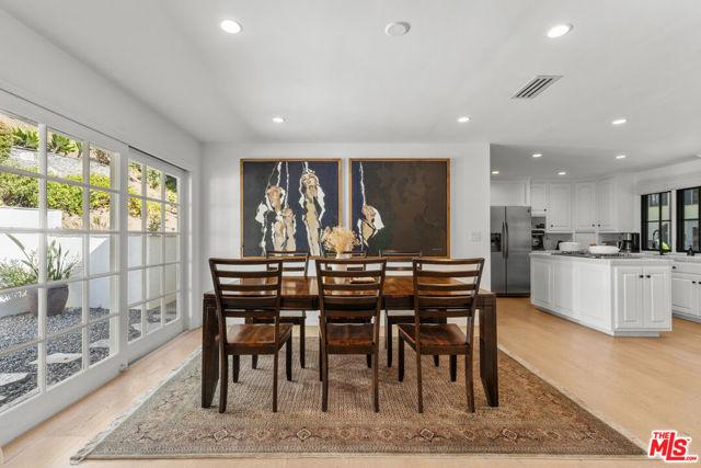1450 N Bundy Drive, Los Angeles CA: https://media.crmls.org/mediaz/505d544d-09da-47d3-bb8f-440b5e806d8a.jpg