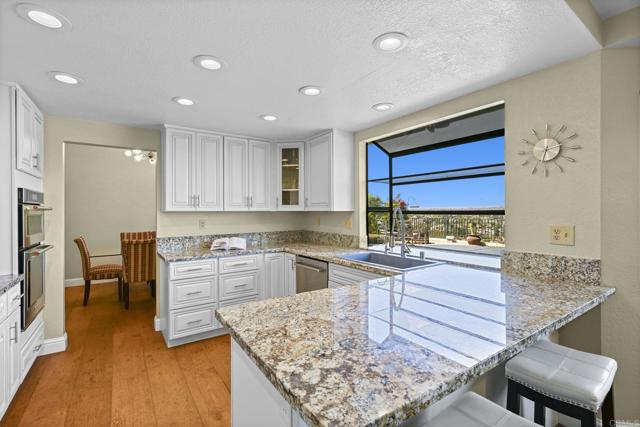 Detail Gallery Image 2 of 59 For 825 Robert Ln, Encinitas,  CA 92024 - 4 Beds | 3 Baths