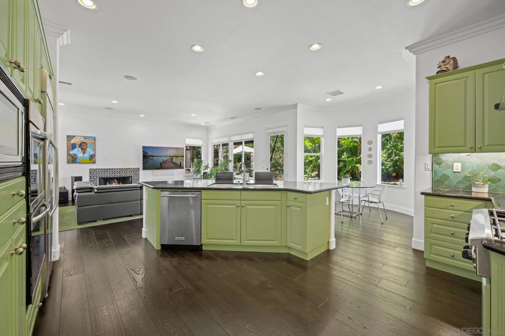 MLS #250034632SD image #18