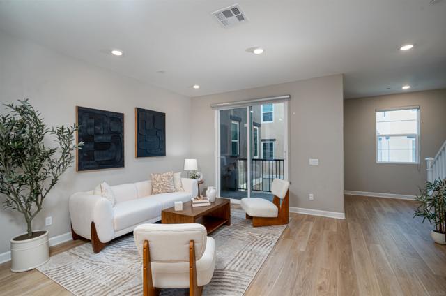 1221 Sunrise View, San Marcos CA: https://media.crmls.org/mediaz/505e4d8e-8258-45c8-bc61-e1225d03f1a6.jpg