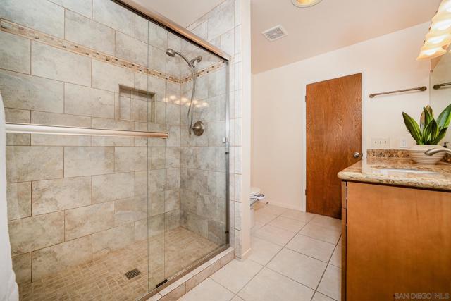 Image 43 of 75 For 6825 Kellyn Lane