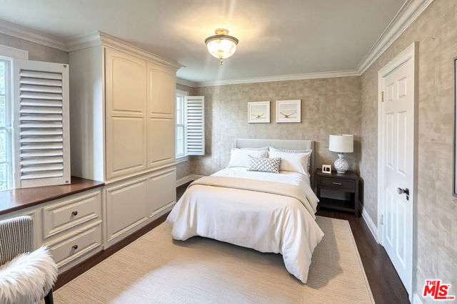 612 N Alta Drive, Beverly Hills CA: https://media.crmls.org/mediaz/505e9fcc-cbb7-483f-96a3-530276081e1b.jpg