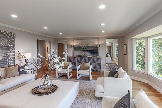 13038 Vista Del Valle Court, Los Altos Hills CA: https://media.crmls.org/mediaz/505f7353-1434-48a1-a786-d767928e3435.jpg
