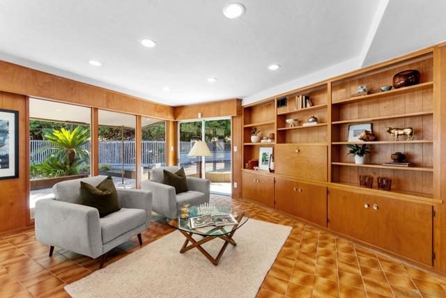 4936 Alzeda Drive, La Mesa CA: https://media.crmls.org/mediaz/505fab39-6096-4db0-91f5-473f73c89f69.jpg