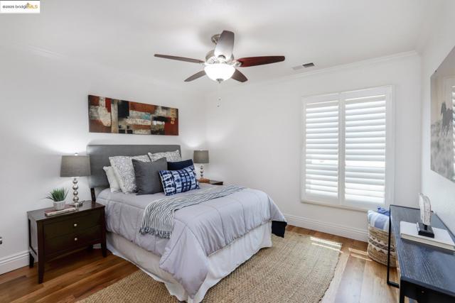4103 Dickson Ct, Oakland CA: https://media.crmls.org/mediaz/505fcb5c-3506-4674-b1df-185cdaad5957.jpg