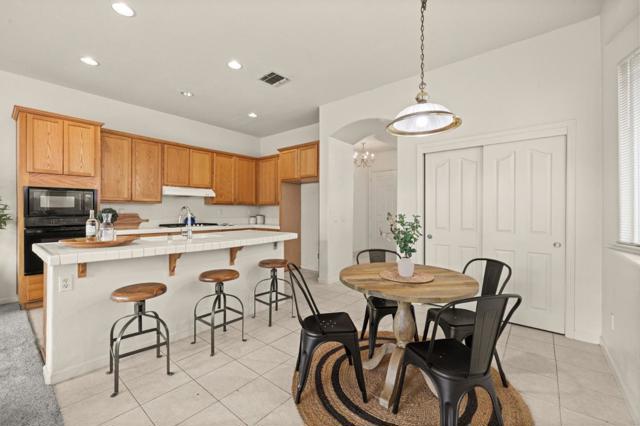 7008 Kilconnell Drive, Elk Grove CA: https://media.crmls.org/mediaz/505fe375-2de1-420a-989d-c2d9236887ab.jpg