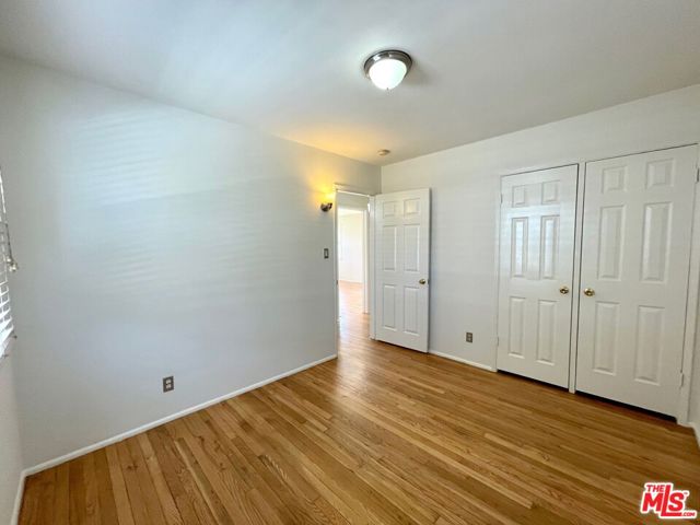 5954 W 85Th Place, Los Angeles CA: https://media.crmls.org/mediaz/5060ce96-adf0-4ff4-a416-b612f55d2ce9.jpg