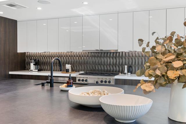 133 Columbia Drive, Rancho Mirage CA: https://media.crmls.org/mediaz/50619ed0-fb47-40ae-83bf-7fe3580fdd9a.jpg