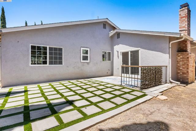 3481 Michael Pl, Bay Point CA: https://media.crmls.org/mediaz/50619f54-4a70-4402-ab32-1da8bc7f3e40.jpg