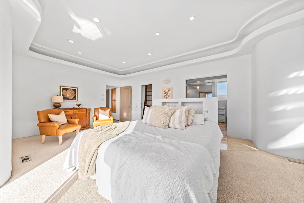 4527 Narragansett Avenue - photo 9
