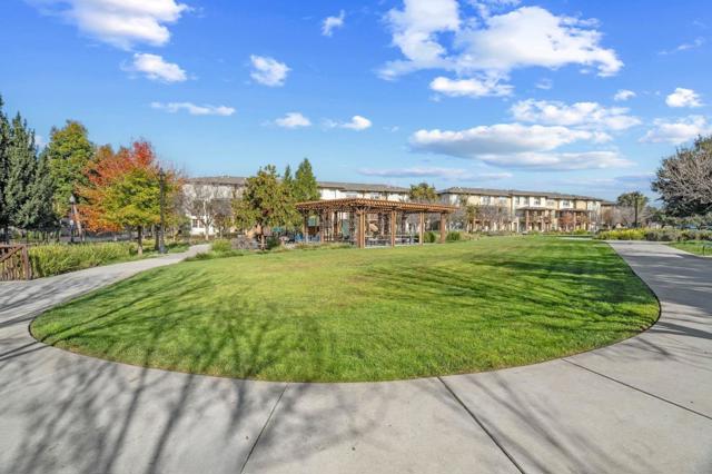 663 Modern Ice Drive, San Jose CA: https://media.crmls.org/mediaz/50625e7f-bf91-4968-9021-7444ef7bbfa9.jpg