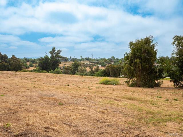 0 McDonald, Fallbrook CA: https://media.crmls.org/mediaz/506261e8-3886-4399-94ac-58a8c30e2a75.jpg