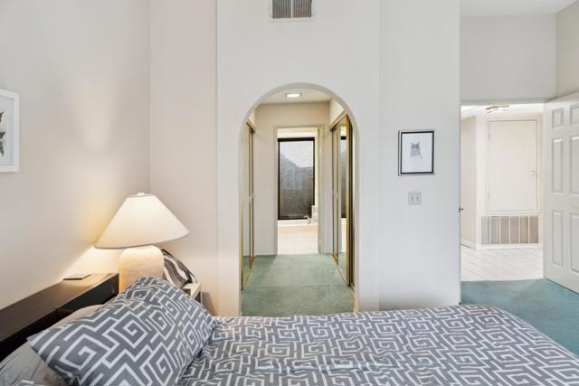 48121 Cll Seranas, La Quinta CA: https://media.crmls.org/mediaz/5062bba1-5412-4b1b-8638-0f500b2c3df4.jpg