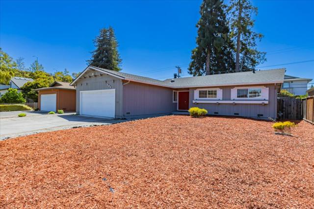 751 San Pablo Drive, Mountain View CA: https://media.crmls.org/mediaz/5062c109-c420-4928-acd0-770fefa263e6.jpg